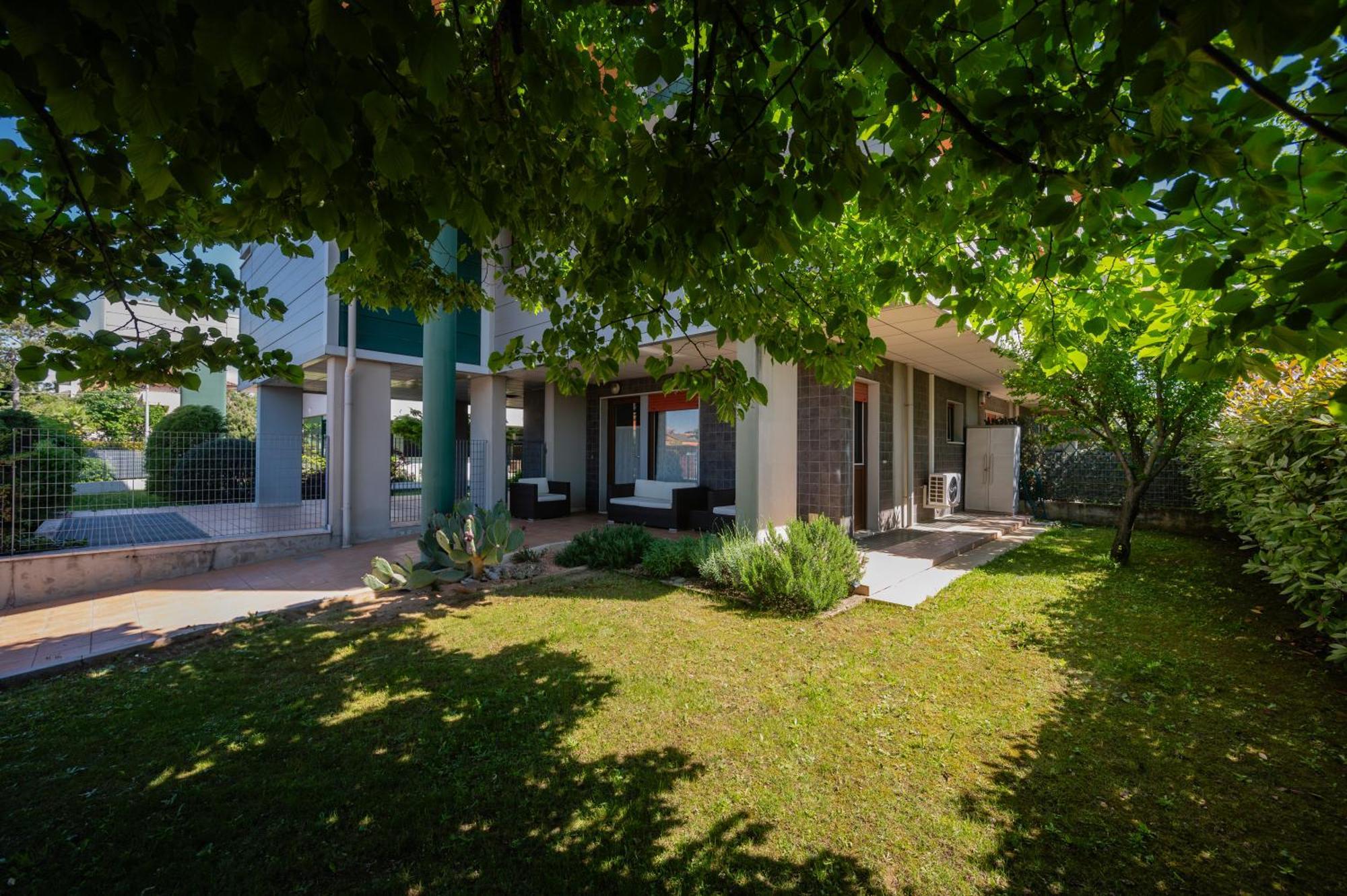 Nest Eco Guesthouse Udine Bagian luar foto